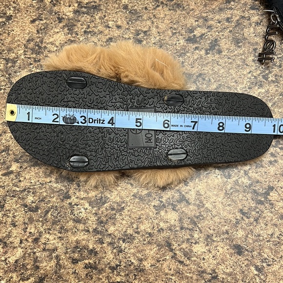 Fur slippers - Picture 3 of 3